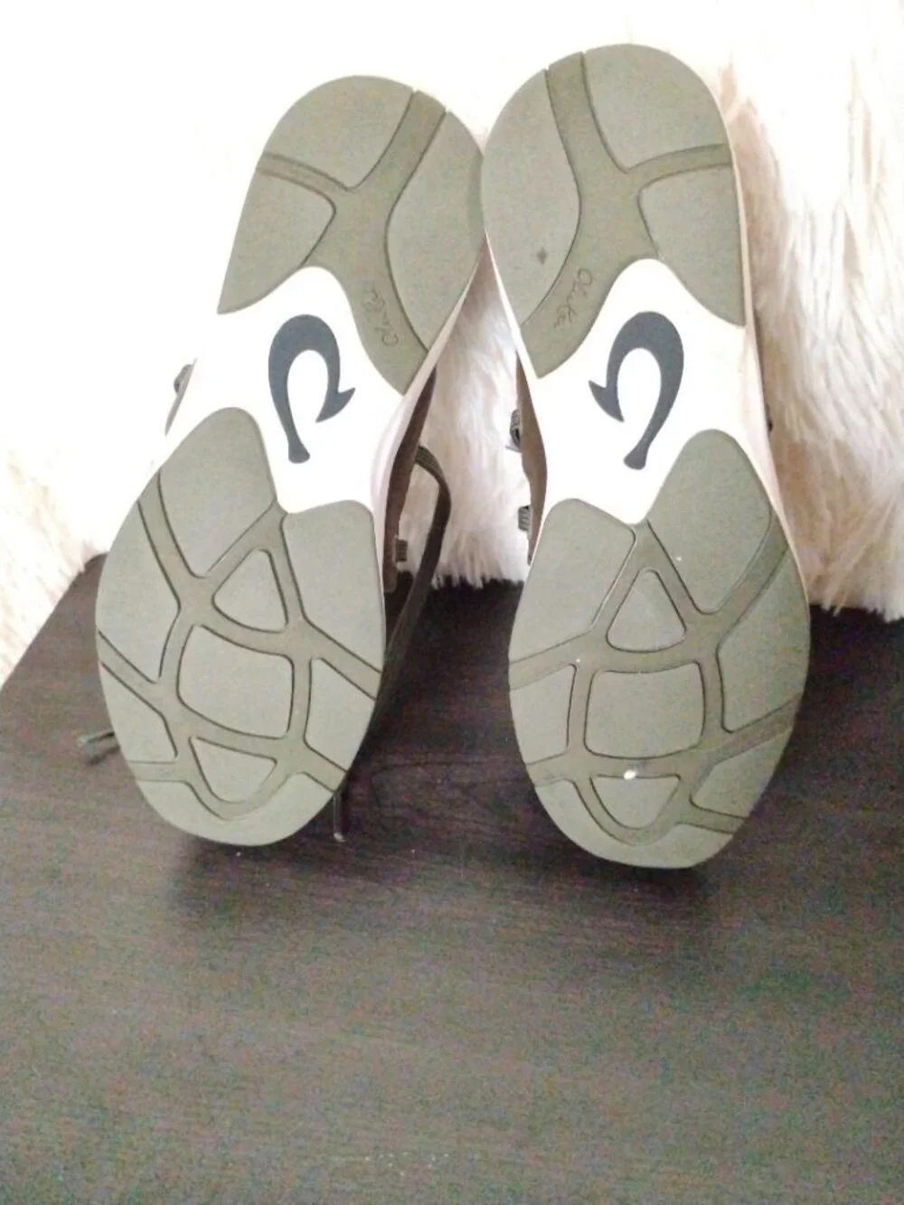 OluKai womens miki